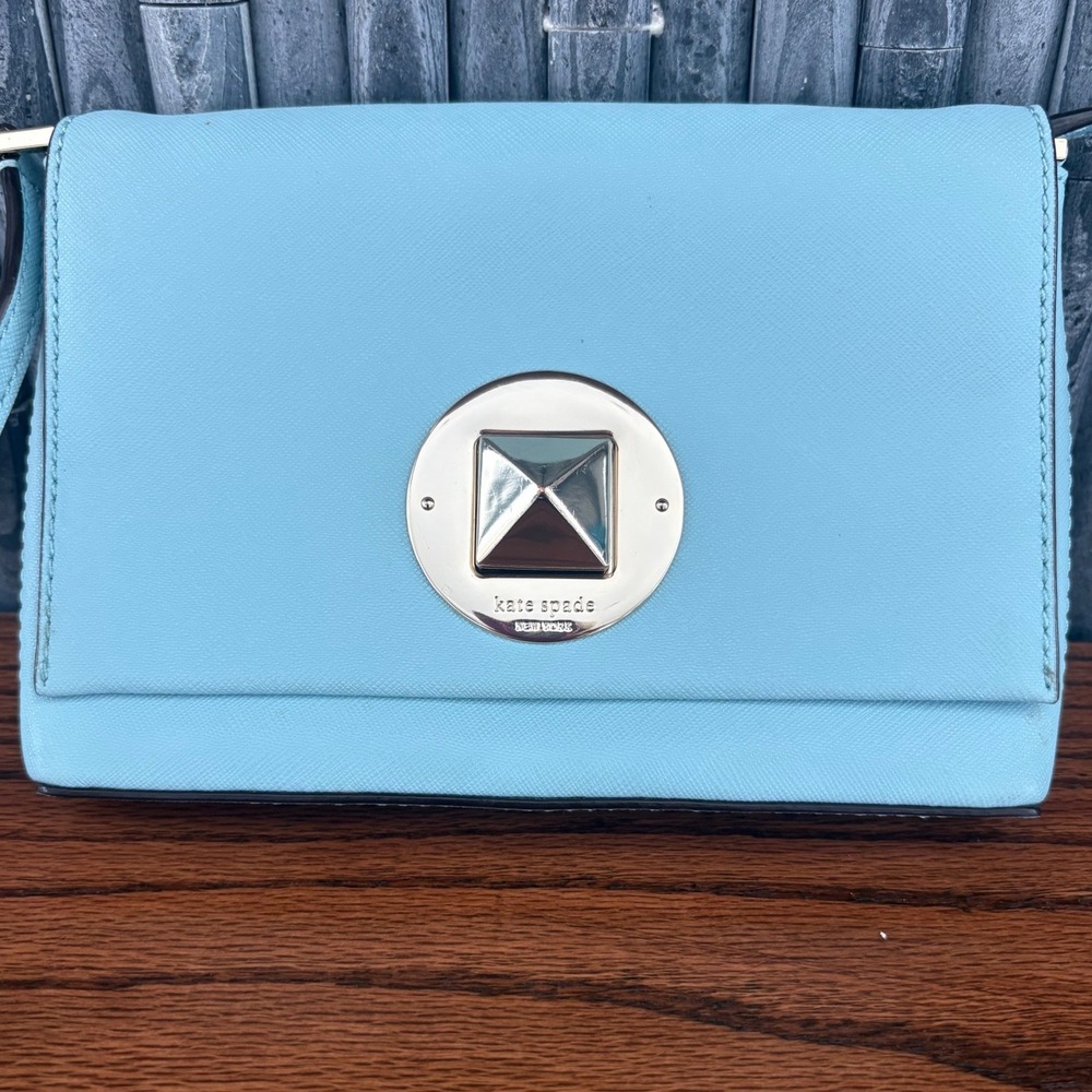 Kate Spade New York Light Blue Saffiano Leather Crossbody Bag Pyramid Turn Lock - Picture 2 of 8